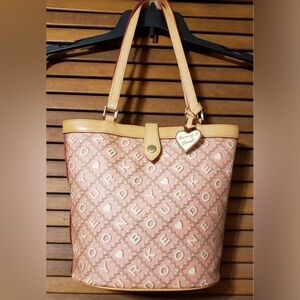 Preowned- Vintage Dooney & Bourke
Bucket Bag